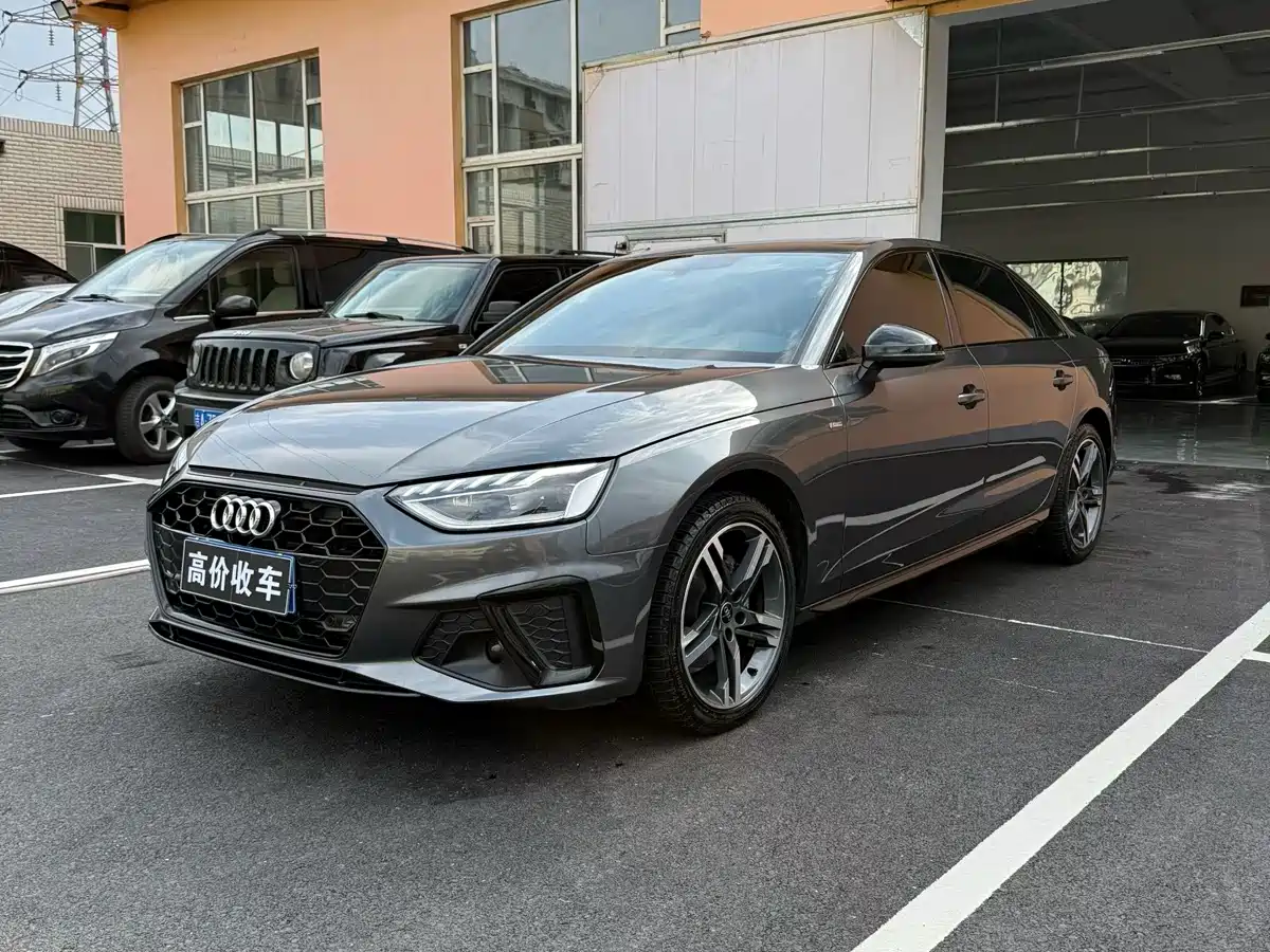 Audi A4L 2023 40 TFSI Luxury Sport
