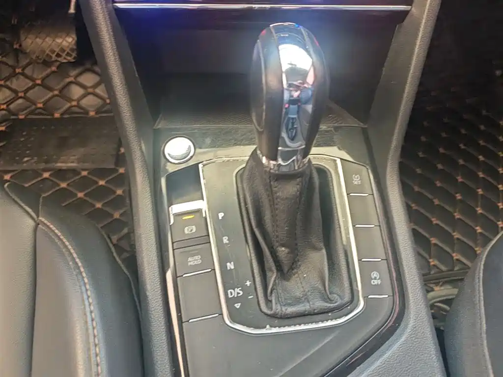 VOLKSWAGEN TUYUE