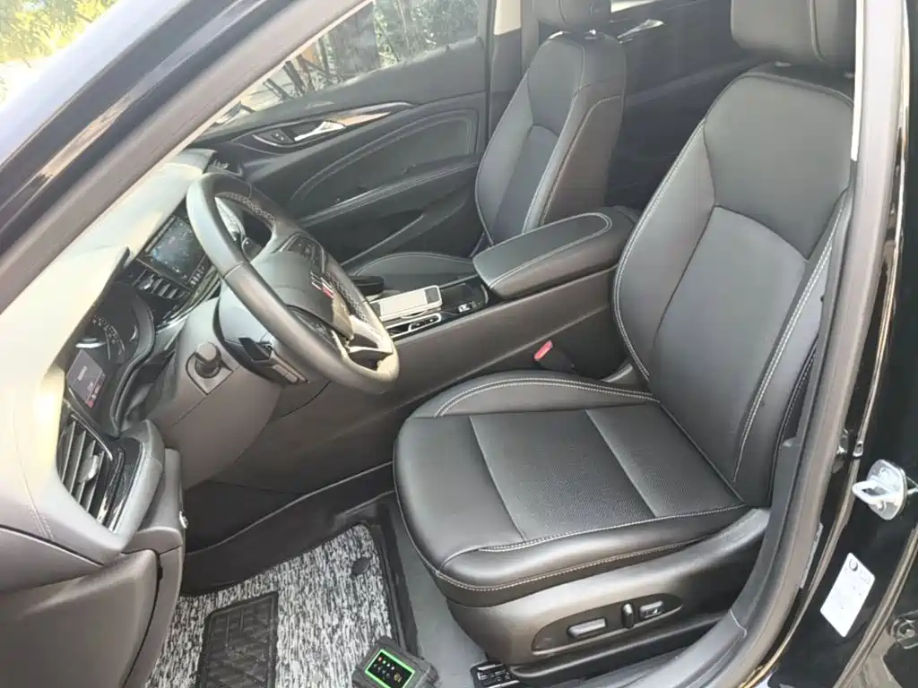 Photo 15 - Buick Regal