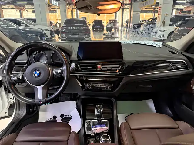 BMW 1 Series 2023 120i M Sport Radiance Edition — фото 5