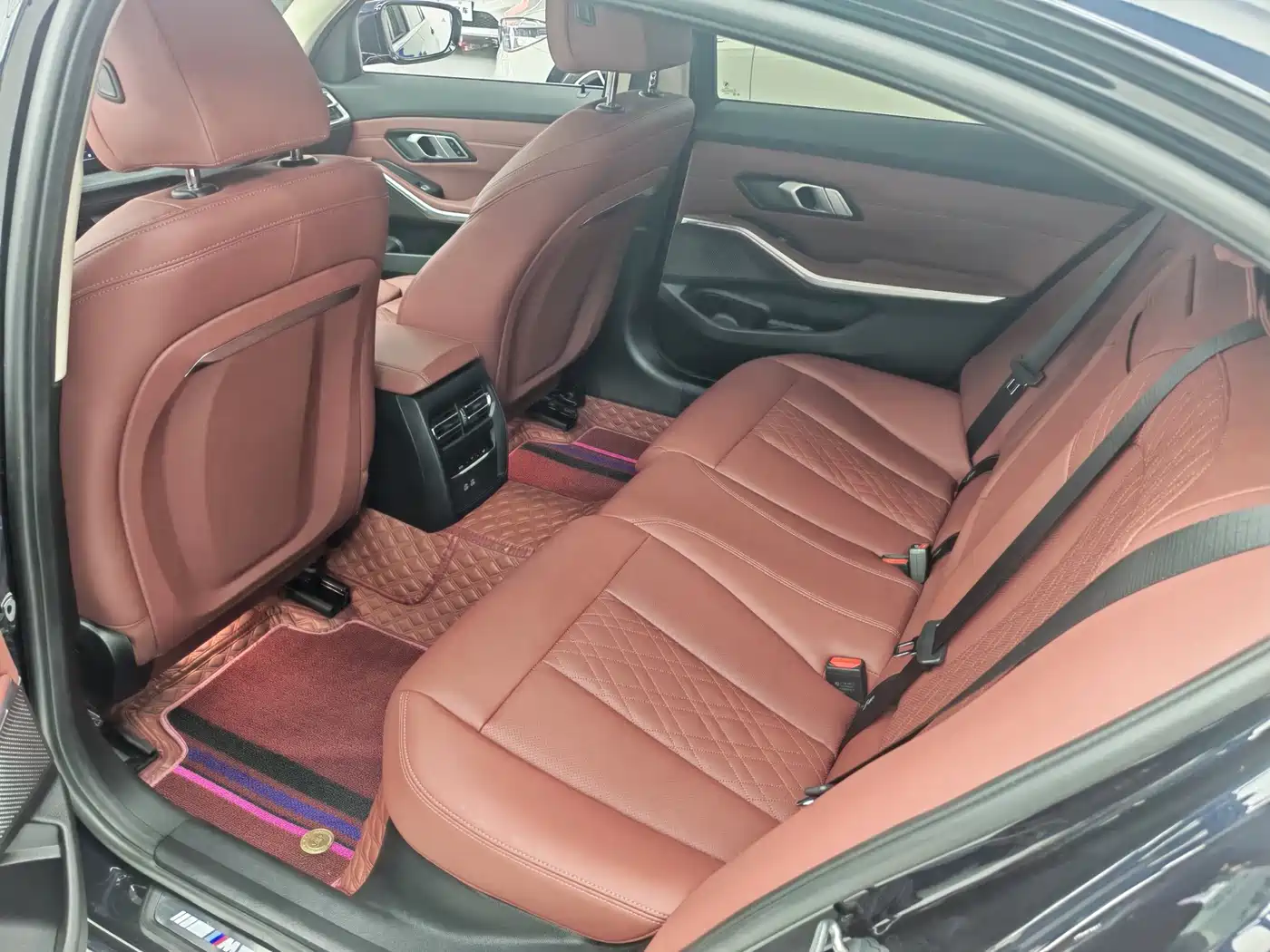BMW 3 Series 2025 325Li M Sport Package фото 7