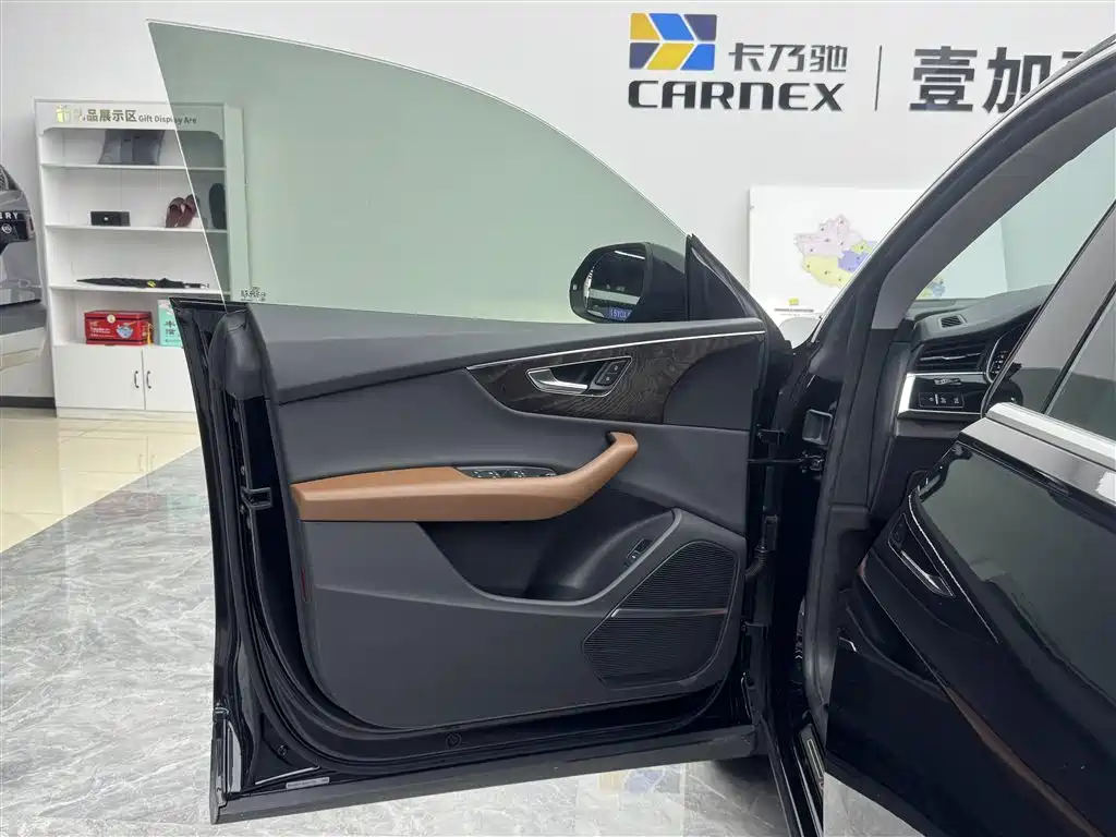 Audi Q8 2019 55 TFSI Luxury Dynamic фото 5