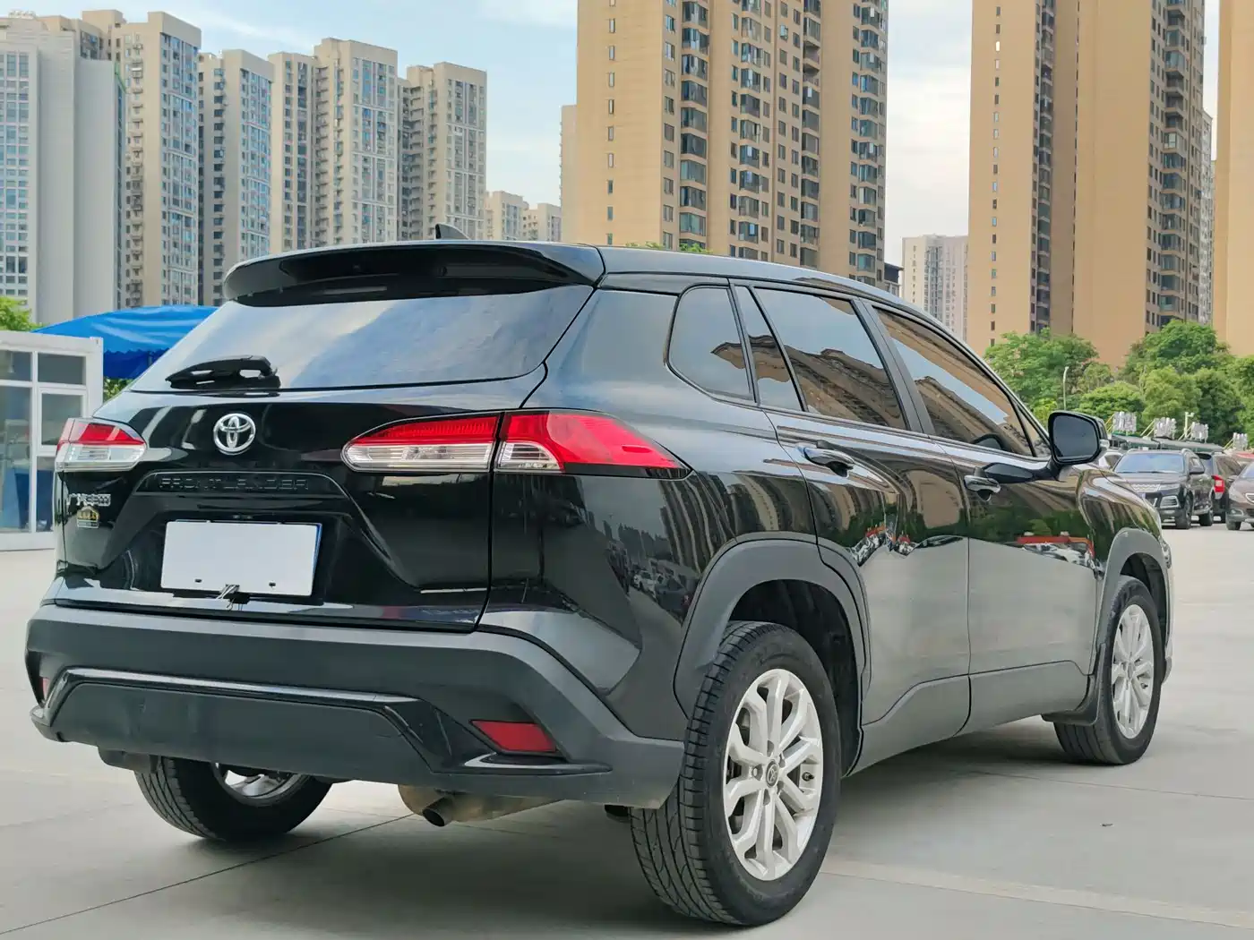 Toyota Frontlander 2022 2.0L CVT Elite фото 3