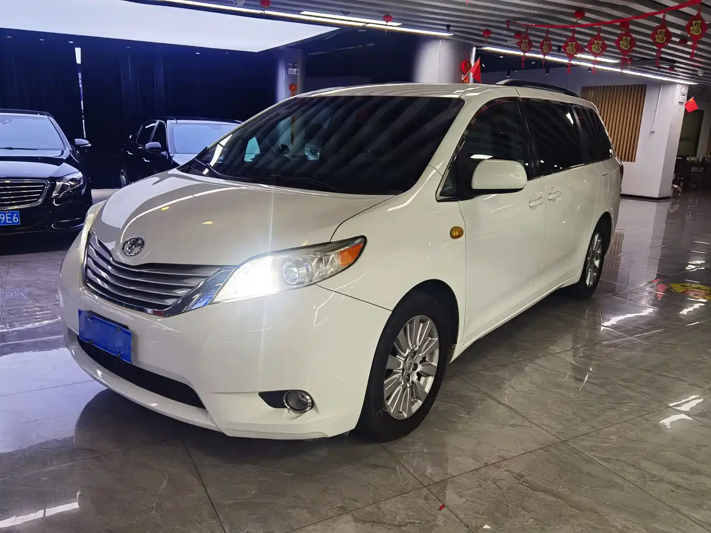 Toyota Sienna 2011 3.5L 4WD Automatic