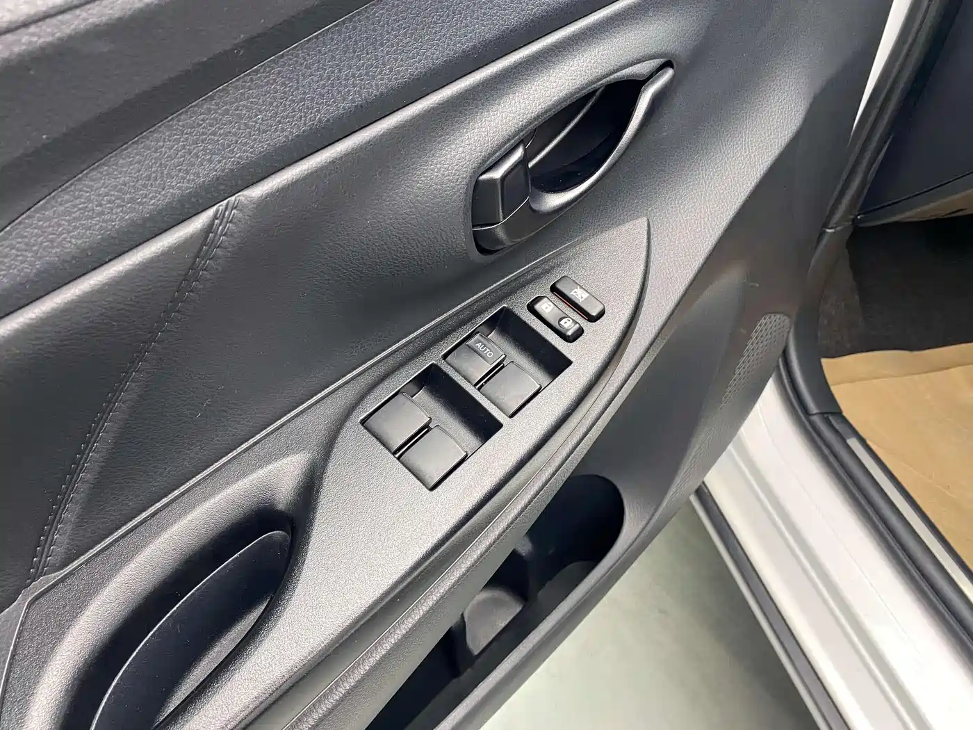 Toyota YARiS L Zhi Xuan 2022 Zhi Xuan X 1.5L CVT Leading PLUS Edition фото 18