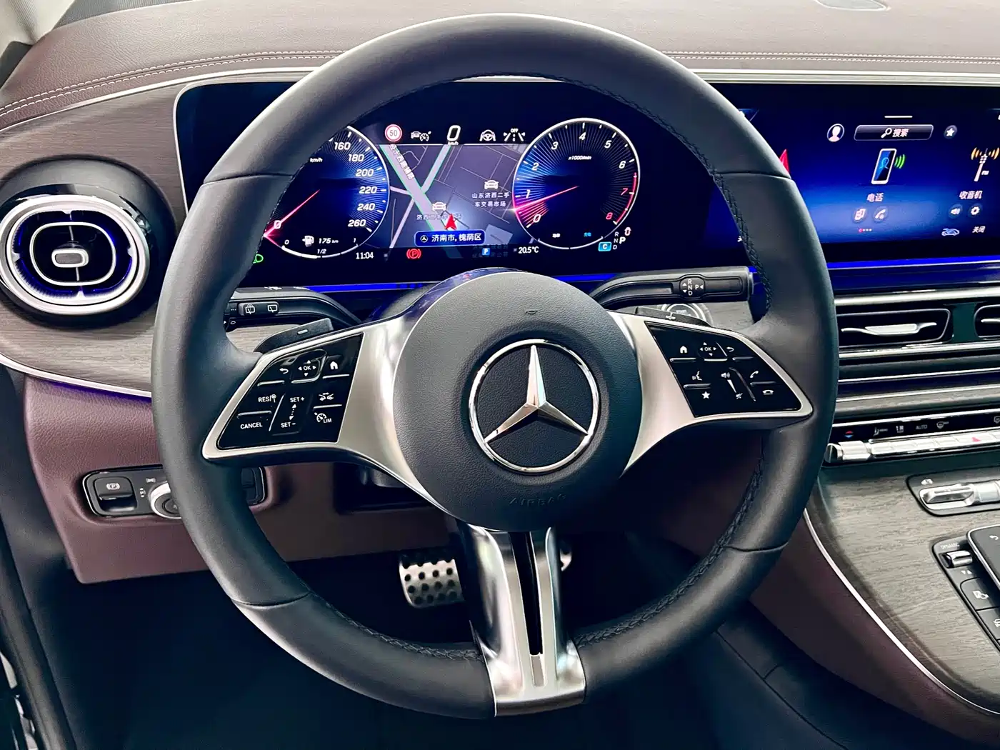 Mercedes-Benz V-Class 2024 V 300 L Long Wheelbase Premium фото 15