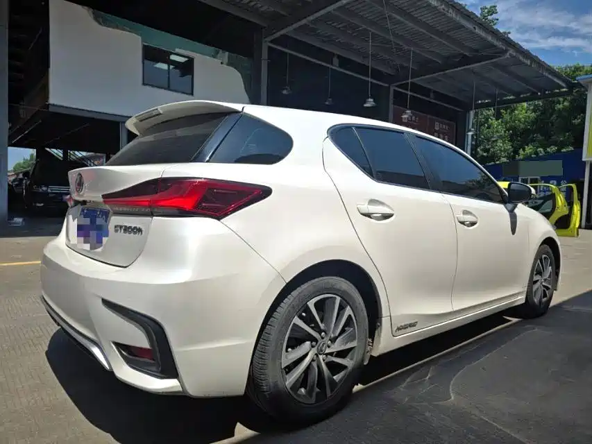 Lexus CT 2020 2017 CT200h Elite Edition Monochrome China V