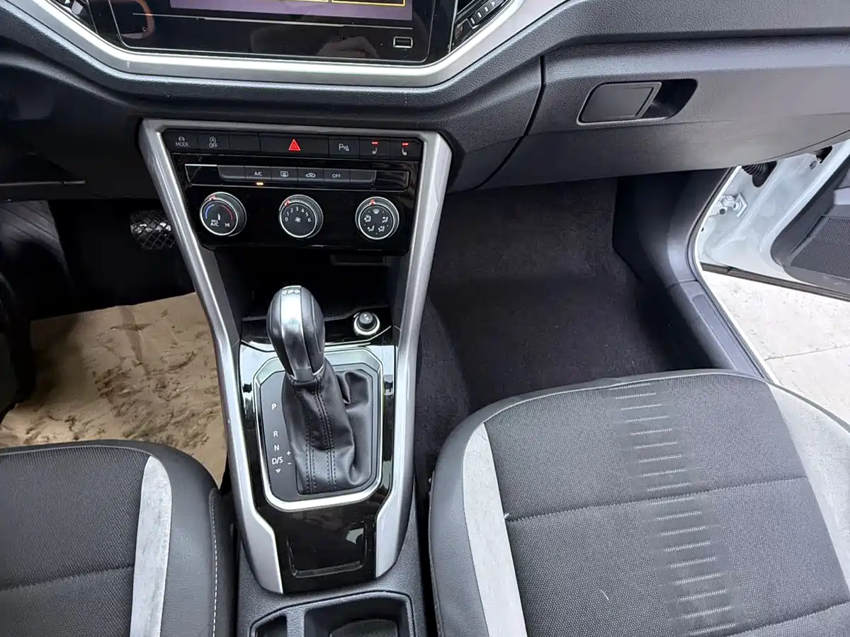 Volkswagen T-ROC 2021 Facelift 280TSI DSG 2WD Elite Smart Connect Edition фото 10
