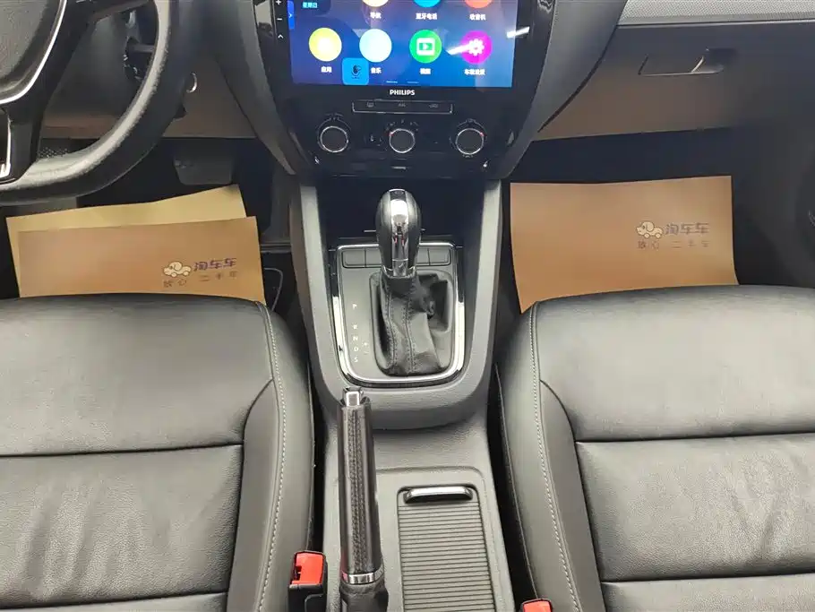 Volkswagen Sagitar 2015 1.6L Automatic Comfort фото 16