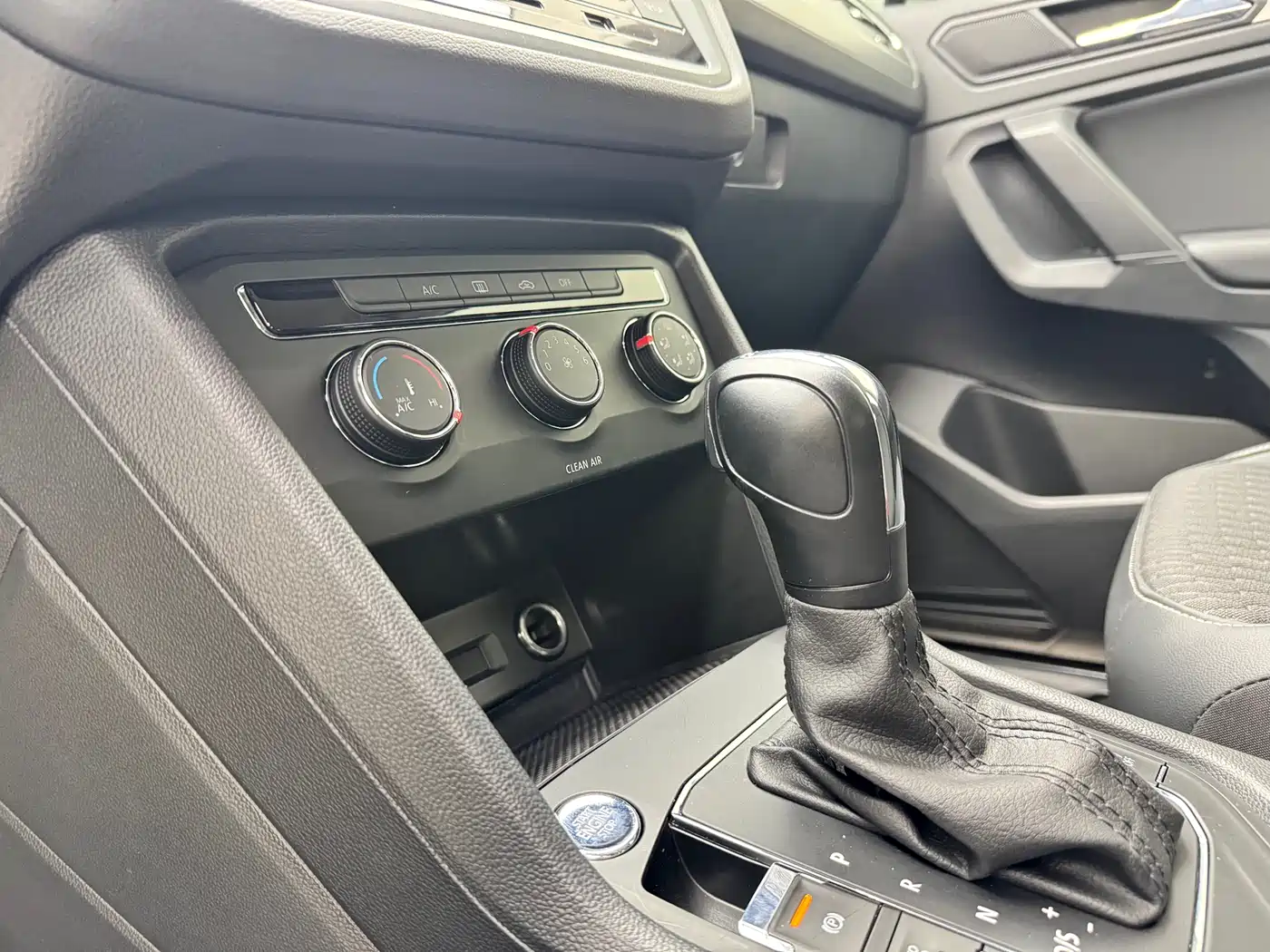 Volkswagen Tiguan L 2020 330TSI Auto 2WD Trend China VI фото 14
