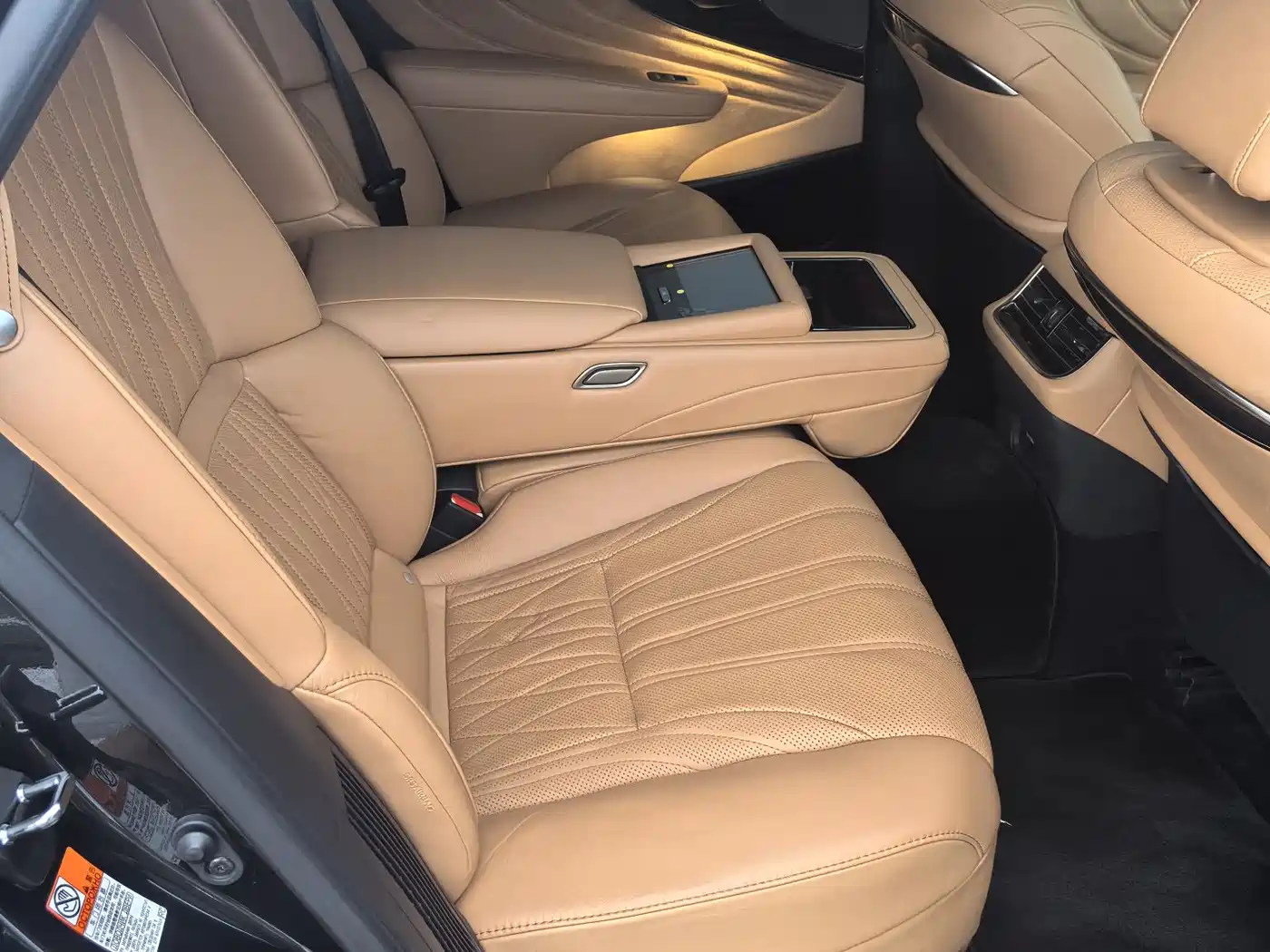 Lexus LS 2021 500h Luxury Edition фото 18