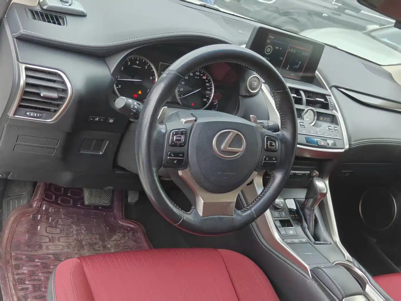 Фото 3 - Lexus NX