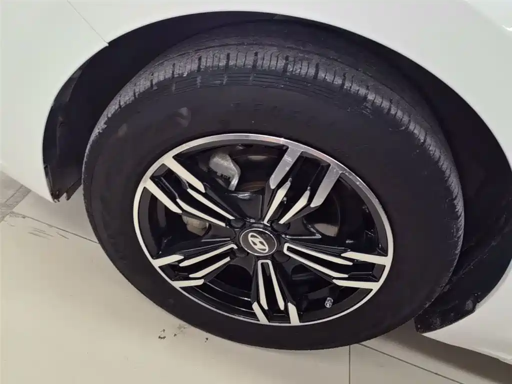 Hyundai Verna 2020 1.4L CVT GLS Cool Edition фото 23