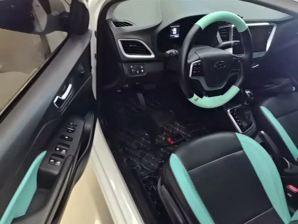 Hyundai Verna 2020 1.4L CVT GLS Cool Edition фото 16