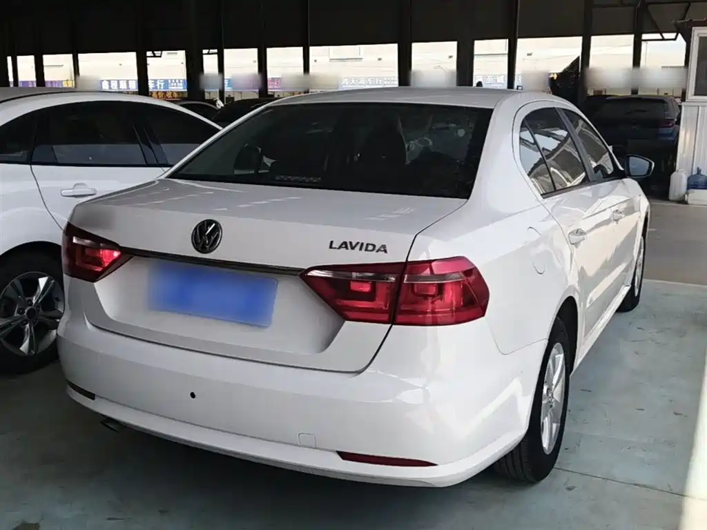 Volkswagen Lavida 2013 Facelift Classic 1.6L Automatic Trend фото 7