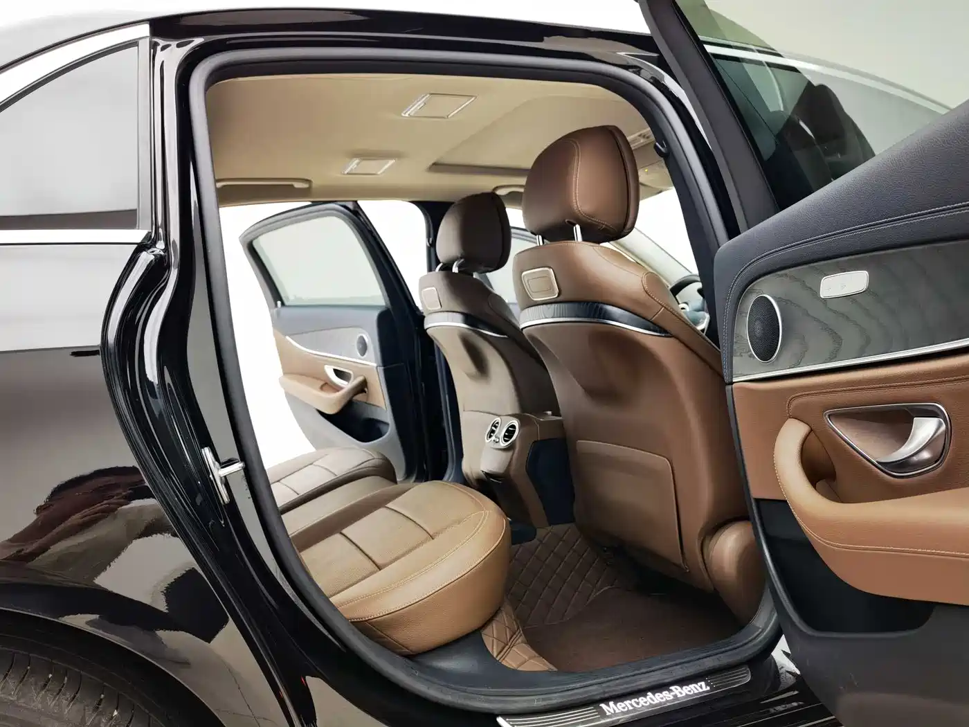 Mercedes-Benz E-Class 2018 Facelift E 200 L Sport фото 11