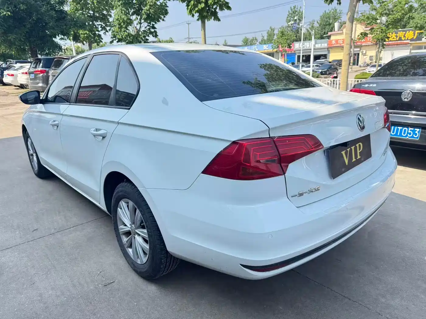 Volkswagen Bora 2017 1.6L Manual Fashion Edition фото 4