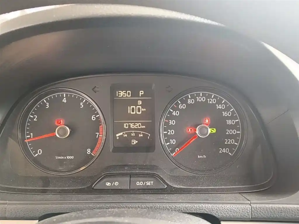 Volkswagen Lavida 2013 Facelift Classic 1.6L Automatic Trend фото 12