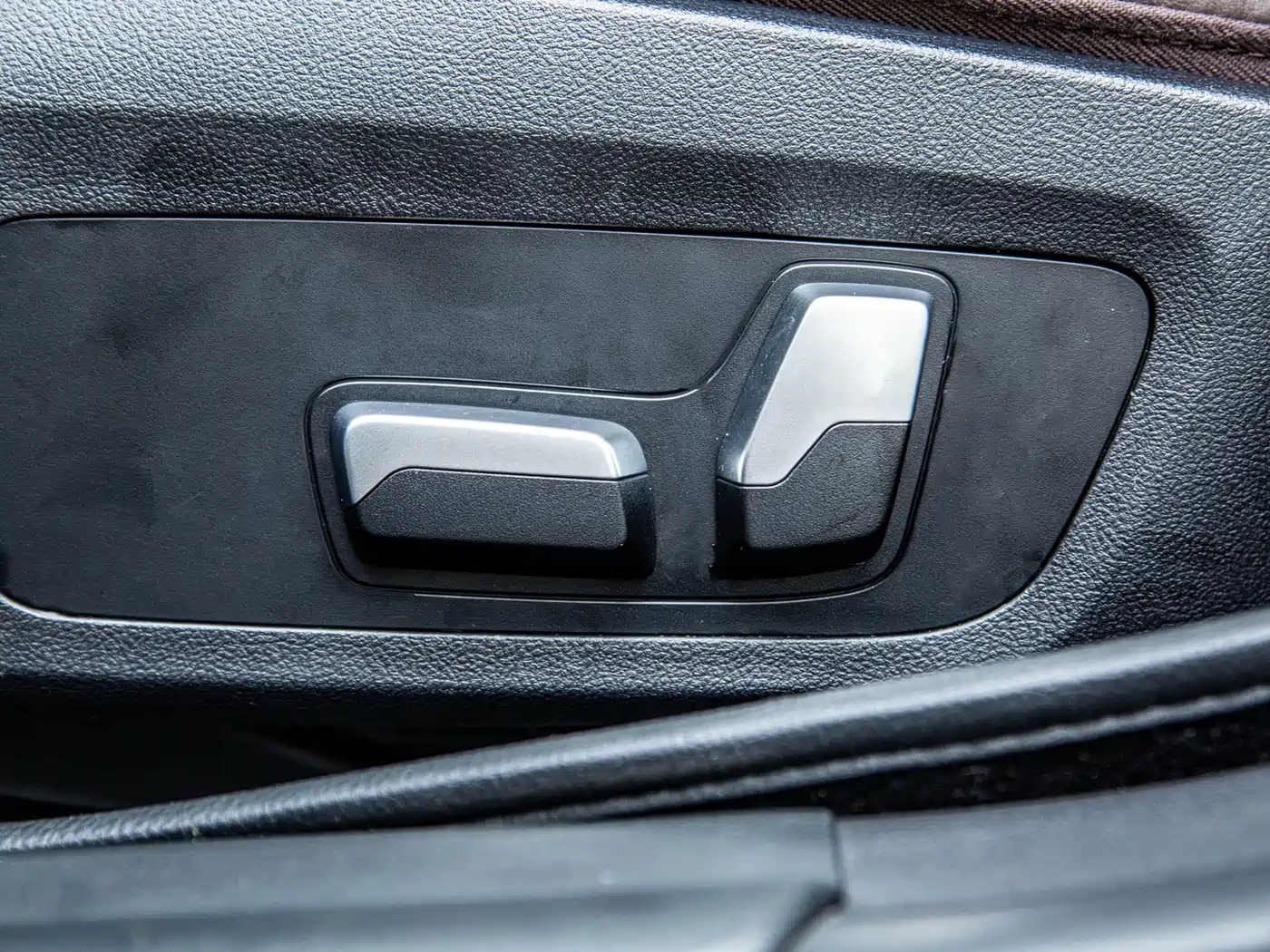 BMW 3 Series 2020 325Li M Sport Package фото 32