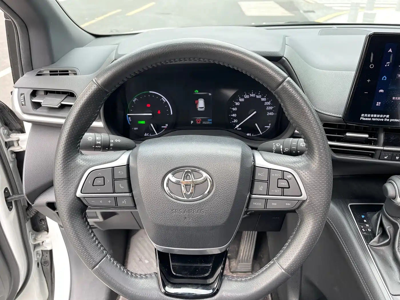 Toyota Sienna 2023 2.5L Hybrid Premium Edition фото 12
