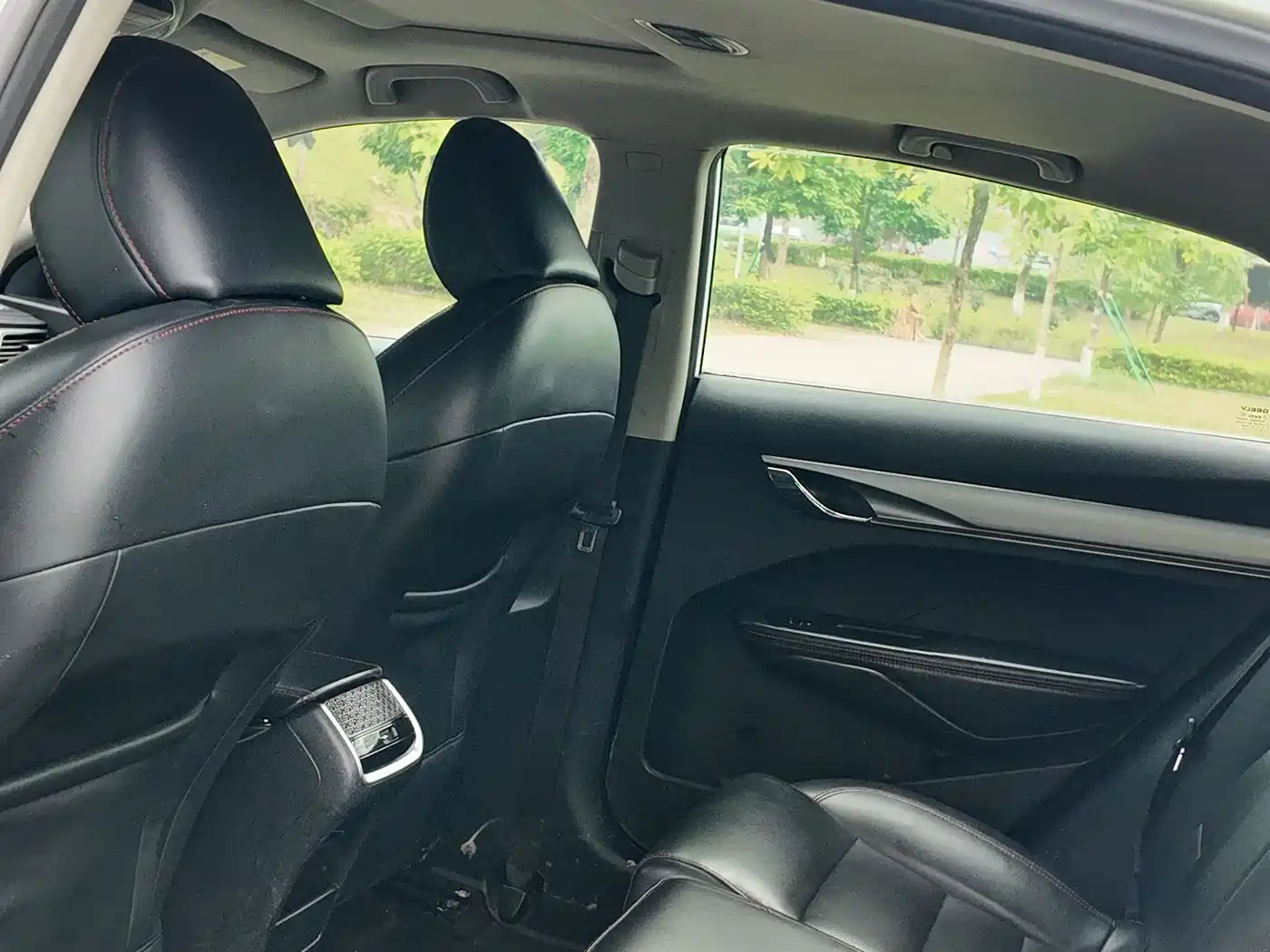 Фото 21 - Geely Binrui