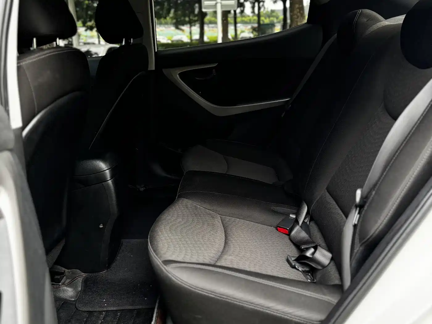 Hyundai Langdong 2012 1.6L Automatic Fashion фото 6