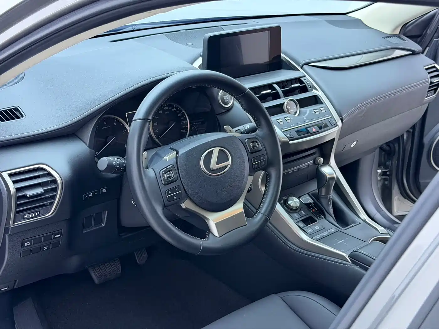 Lexus NX 2018 Model 200 AWD Fengshang Edition China V фото 7
