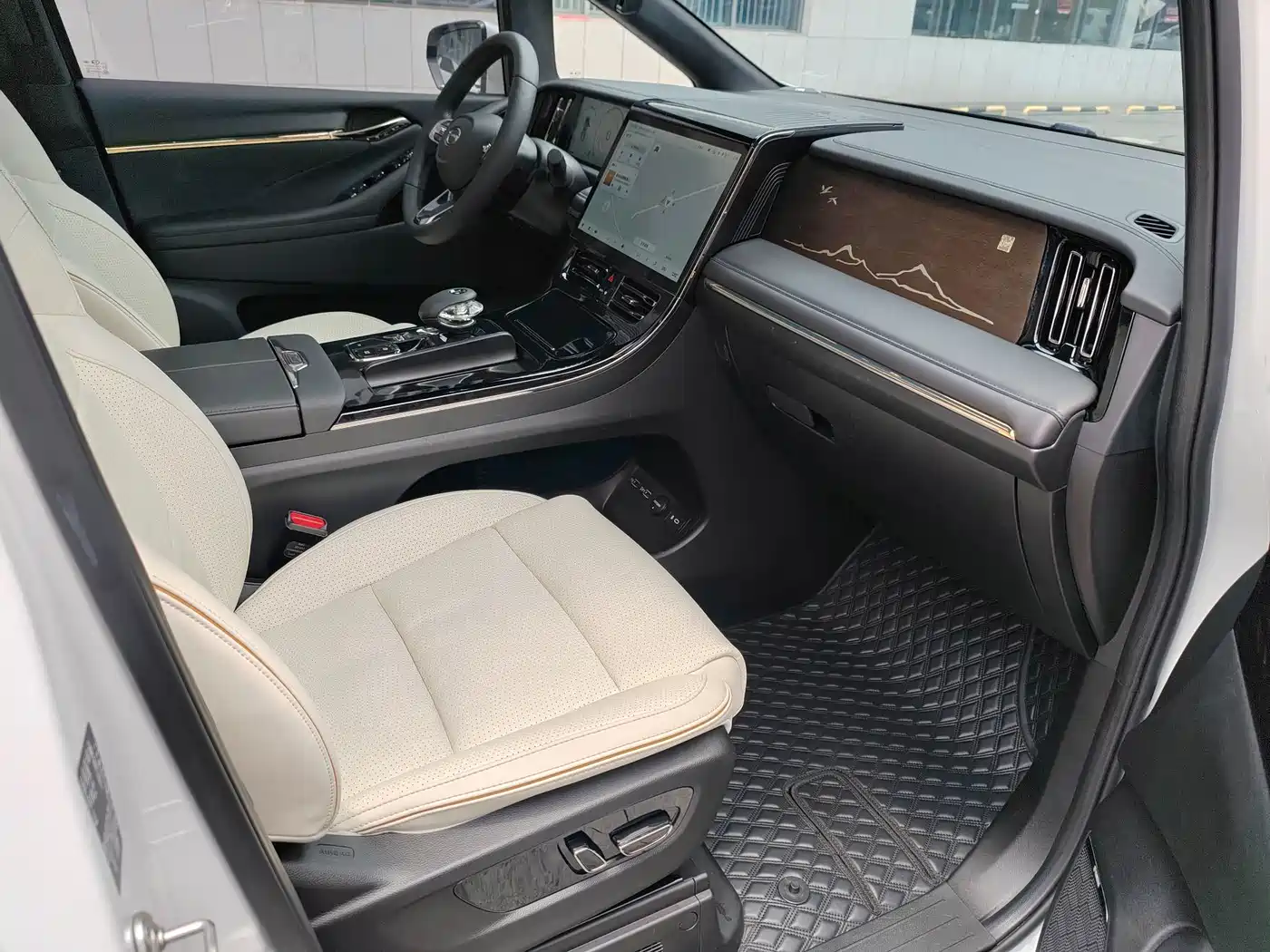 GAC Trumpchi Trumpchi M8 2023 Model Master Series 400T Flagship Edition фото 12