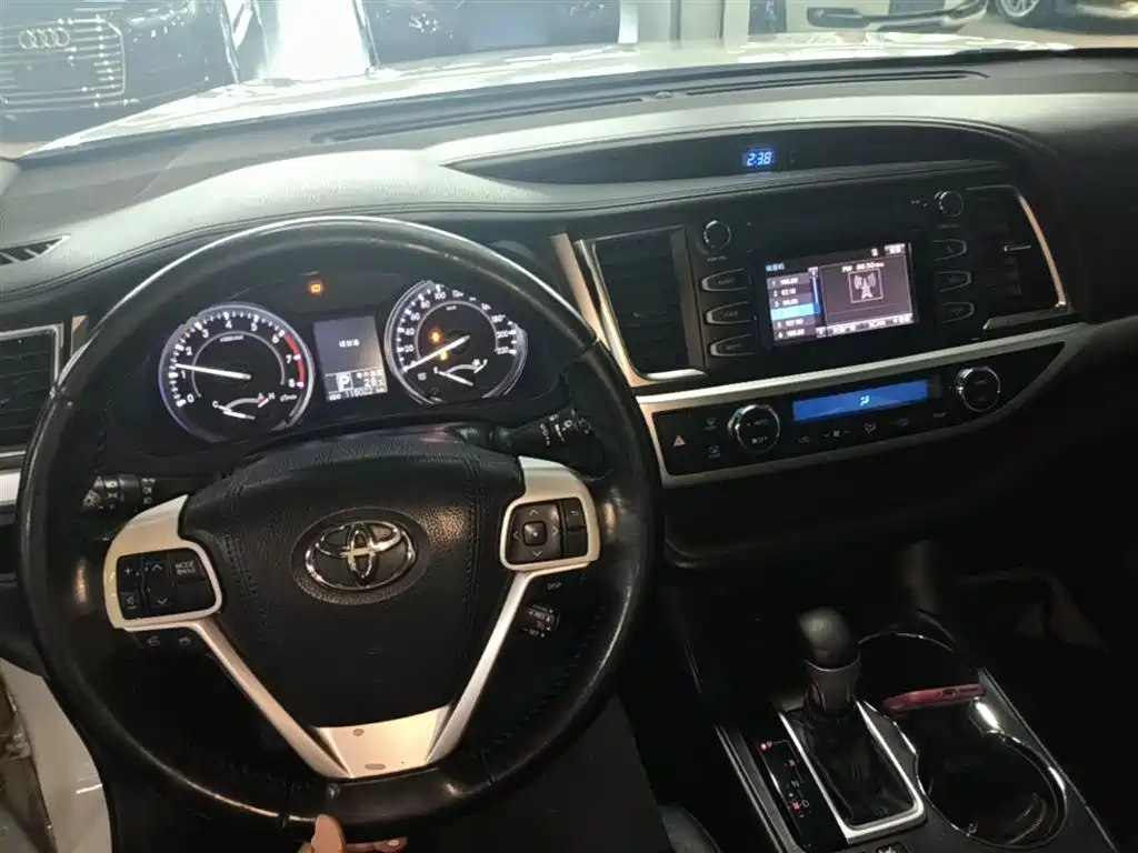 Toyota Highlander 2015 2.0T AWD Luxury Edition 7-seater фото 10