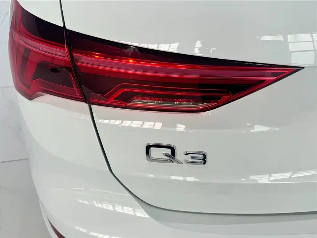 Audi Q3 2024 35 TFSI Fashion Sport фото 13