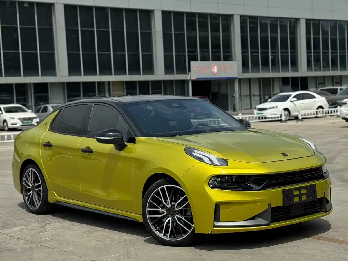 Lynk & Co 03 2020 03+ 2.0TD Auto Wind Master Edition