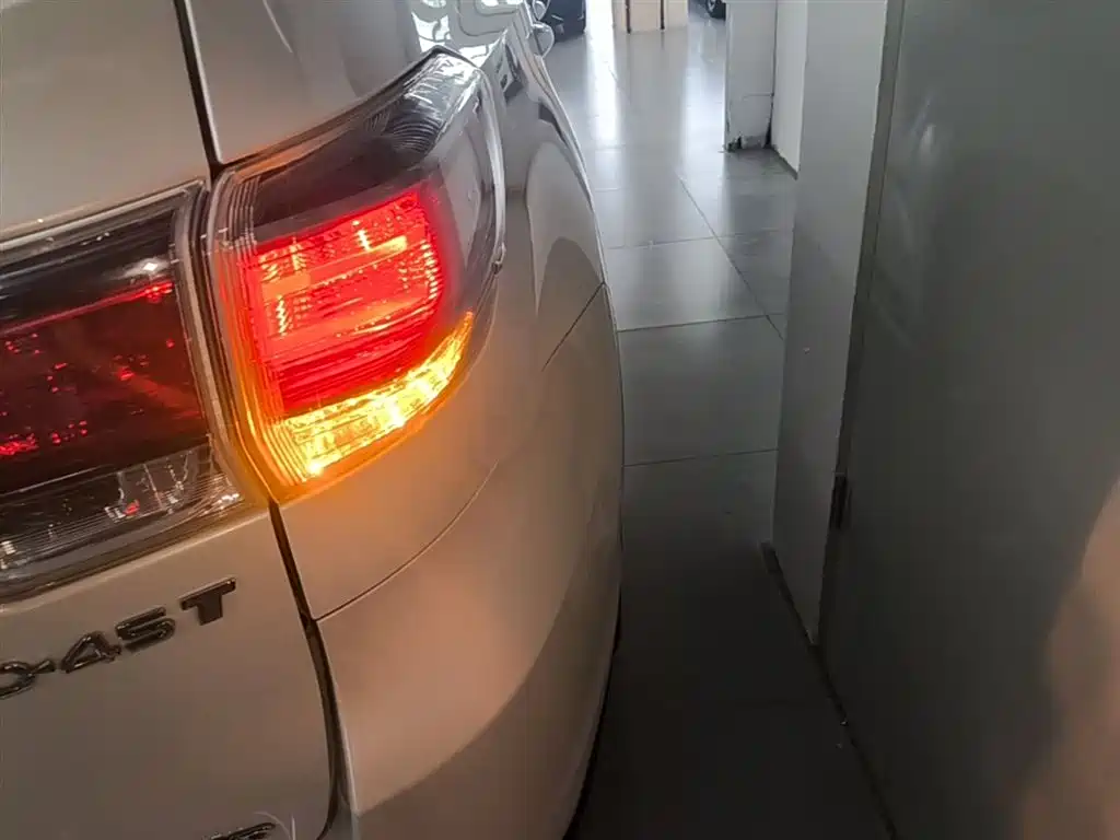 Toyota Highlander 2015 2.0T AWD Luxury Edition 7-seater фото 8