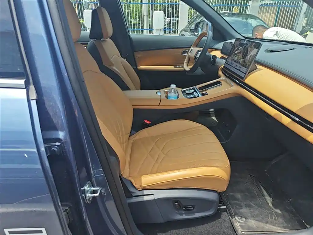 Geely Galaxy Galaxy Starship 7 EM-i 2025 120km Navigation Edition фото 20