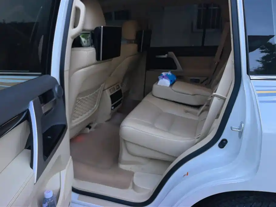 Toyota Land Cruiser 2016 4.6L Automatic VX-R фото 11