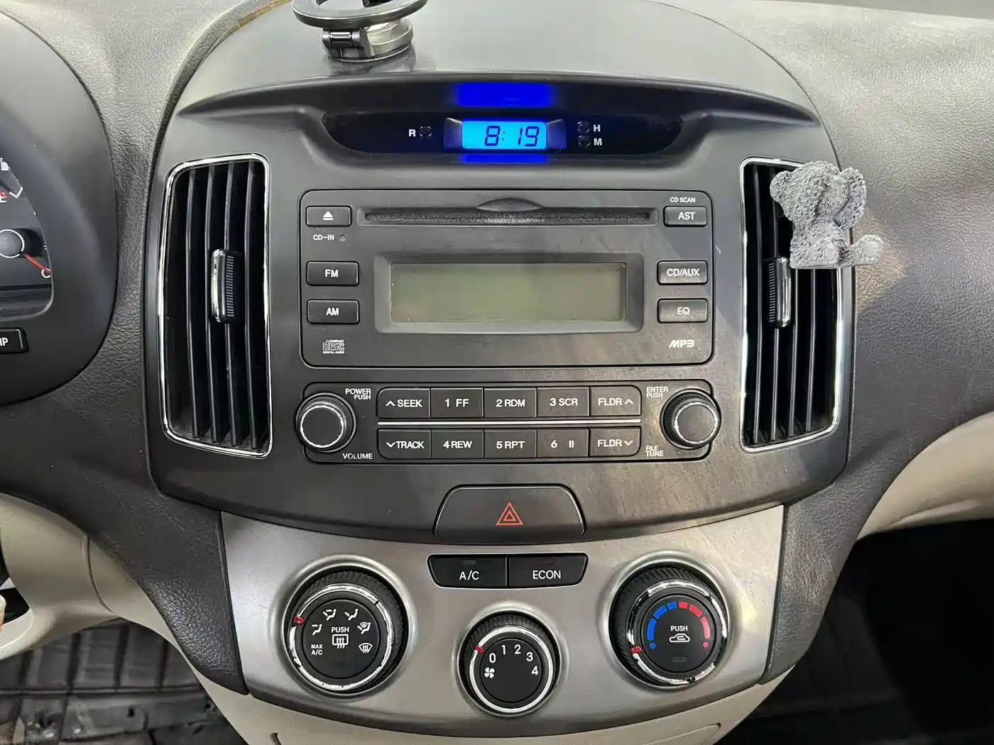 Hyundai Elantra 2011 1.6L Automatic Comfort фото 10