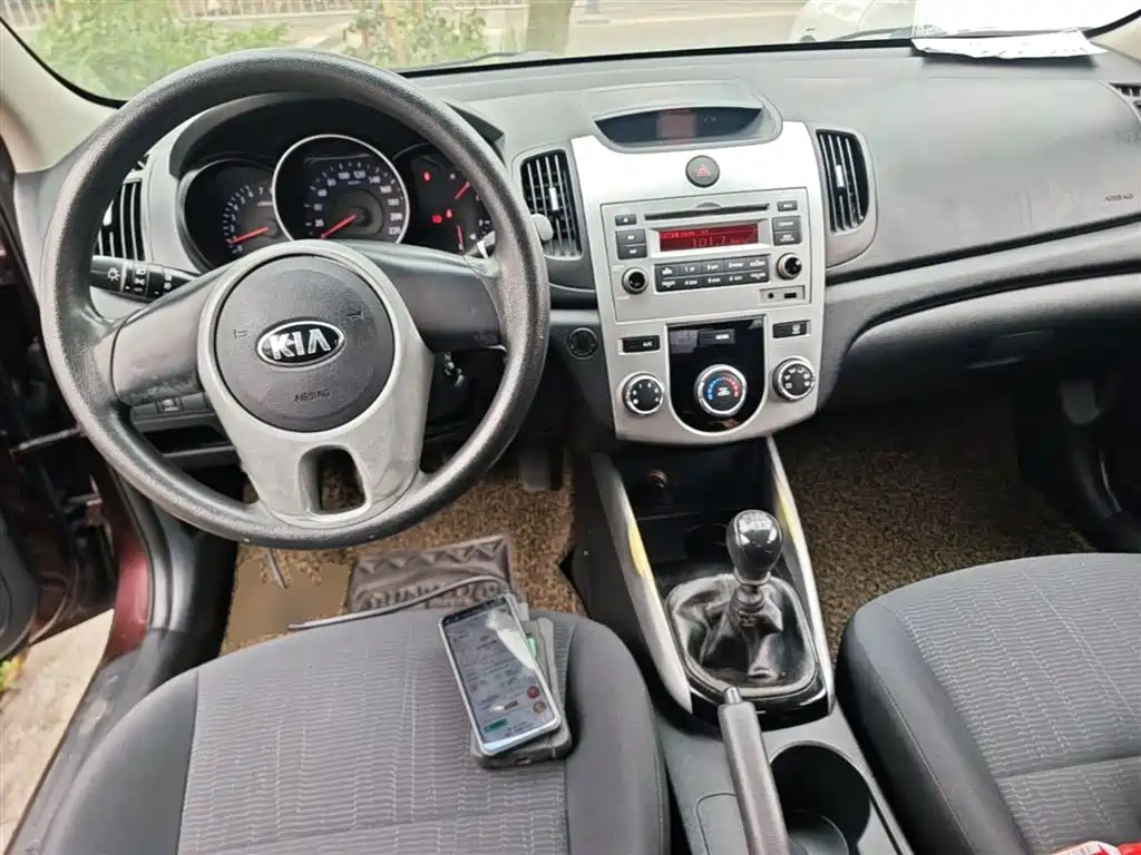 Kia Forte 2014 1.6L MT GL фото 10