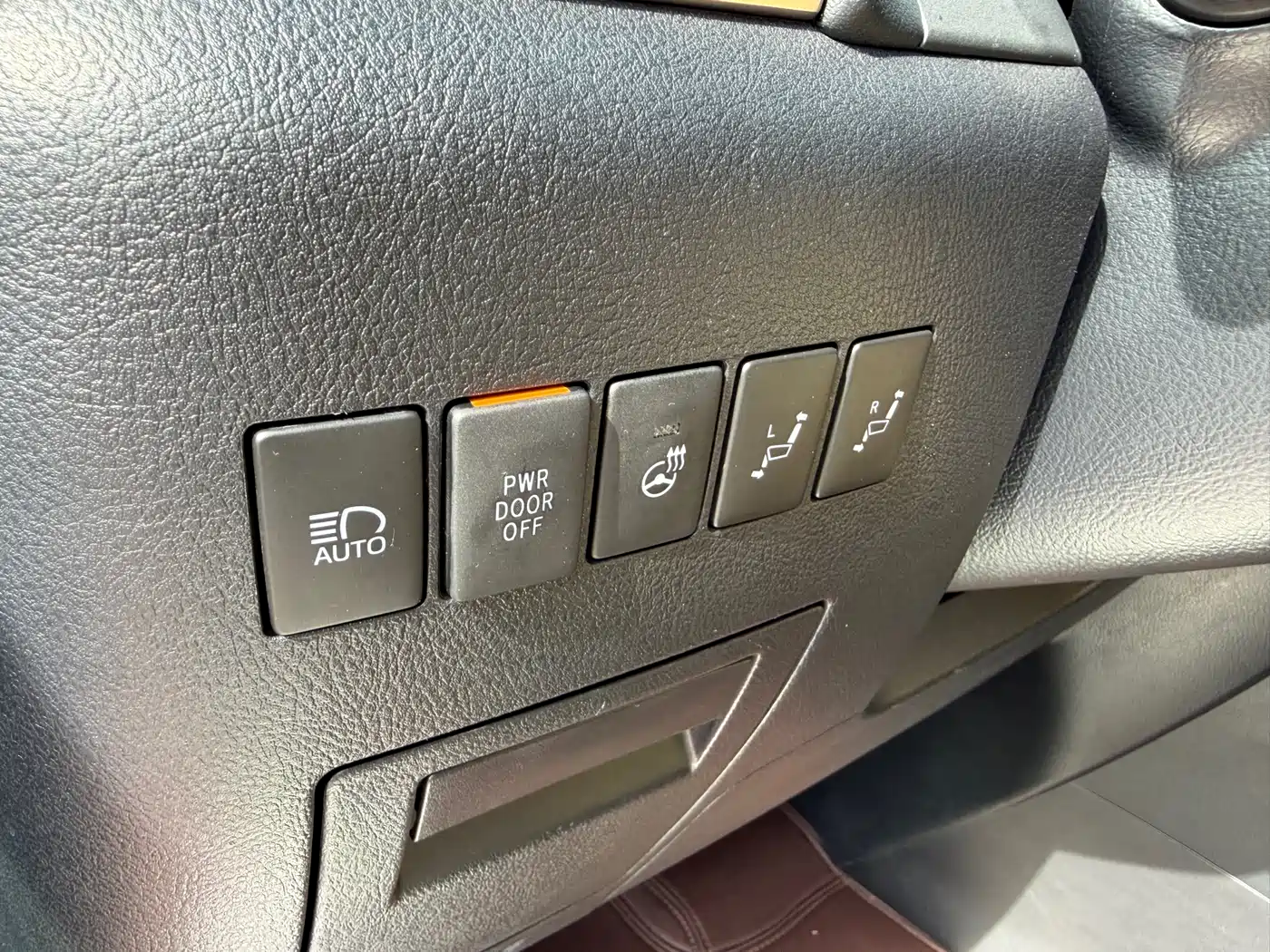 Toyota Alphard 2021 Hybrid 2.5L Premium фото 11