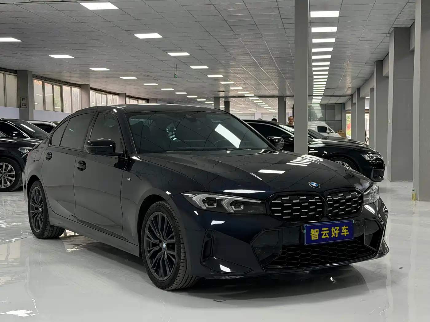 BMW 3 Series 2023 325Li M Sport Black Night Package фото 3