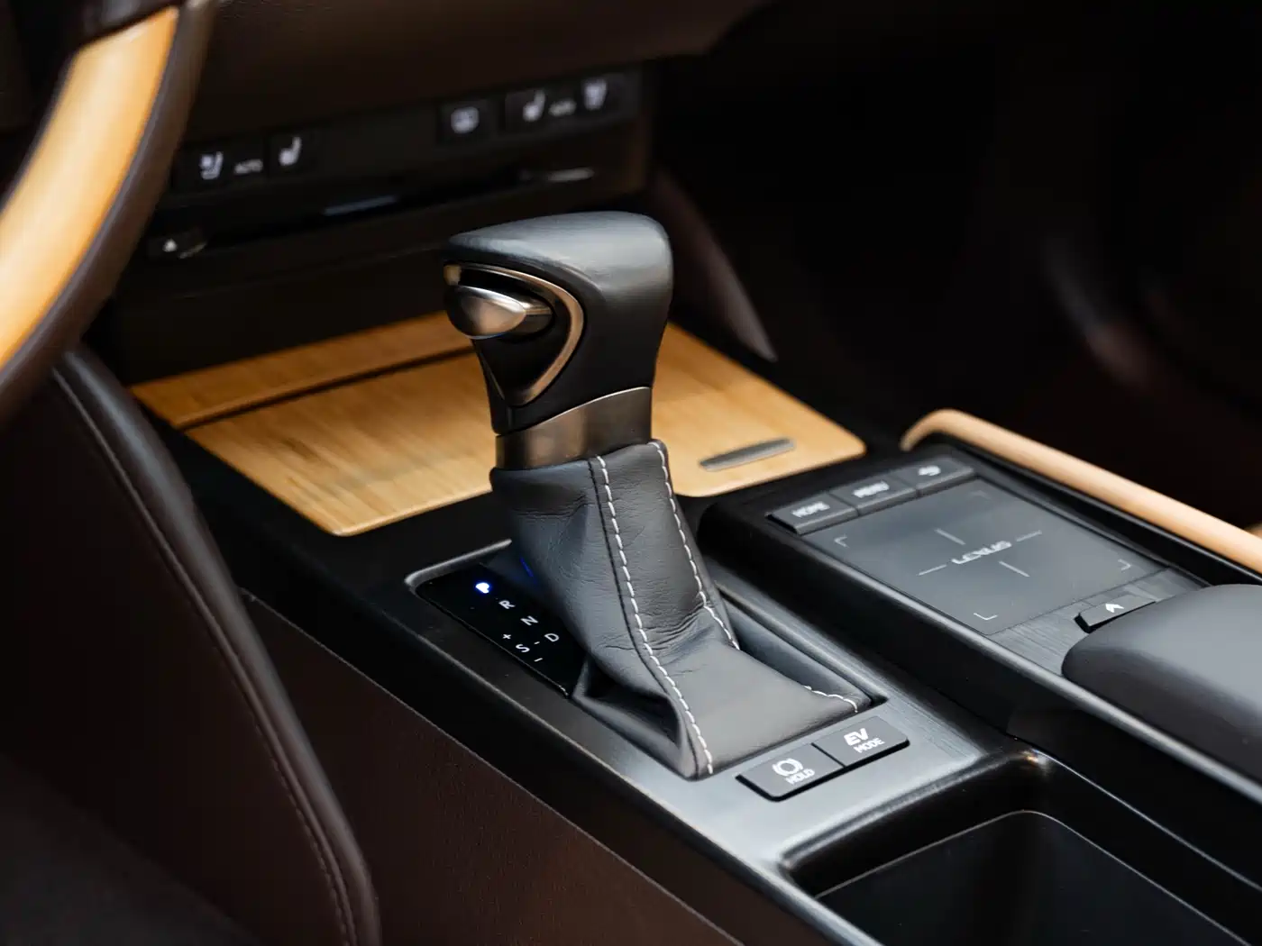 Lexus ES 2018 300h Premium Edition China V фото 15