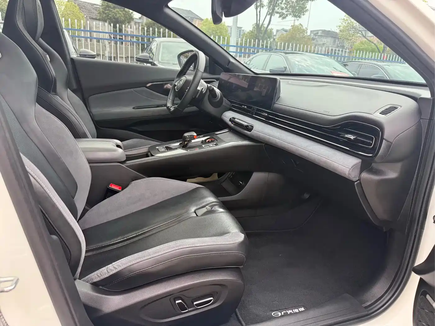 GAC Trumpchi Trumpchi Emkoo 2023 400T Auto R MAX фото 16