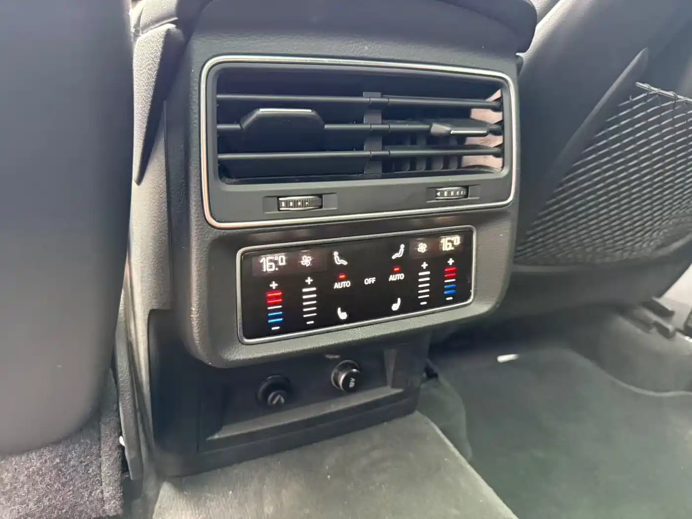 Фото 14 - Audi Q7