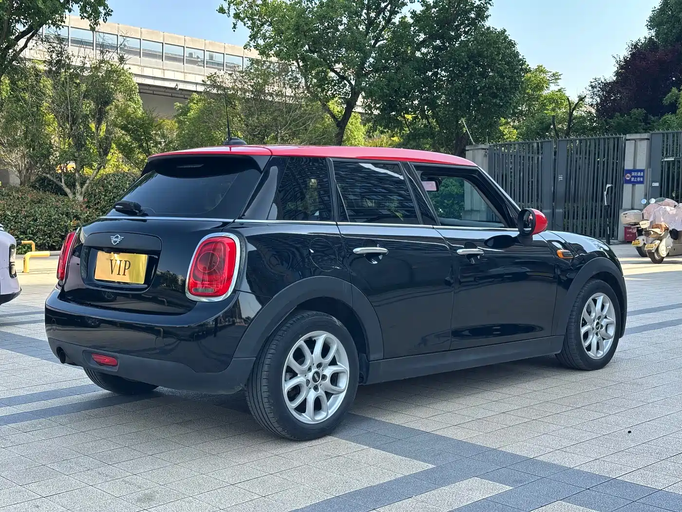 Photo 15 - MINI MINI