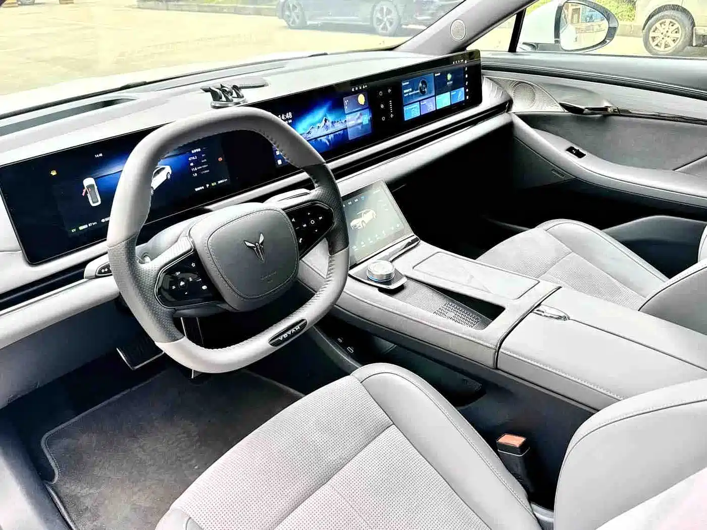 Voyah Auto VOYAH Zhuiguang 2024 PHEV AWD Ultra-long Range Executive Edition фото 19