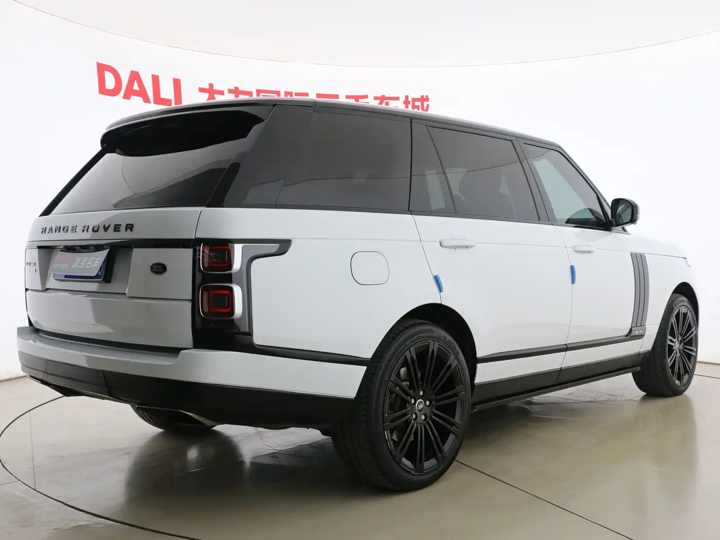 Land Rover Range Rover 2015 3.0 SC V6 Vogue SE Genesis Extended Edition фото 19