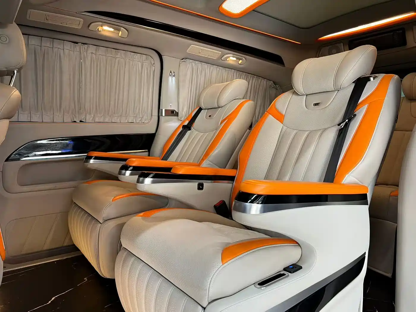 Mercedes-Benz V-Class 2022 V 260 L Long Wheelbase Luxury Edition фото 4