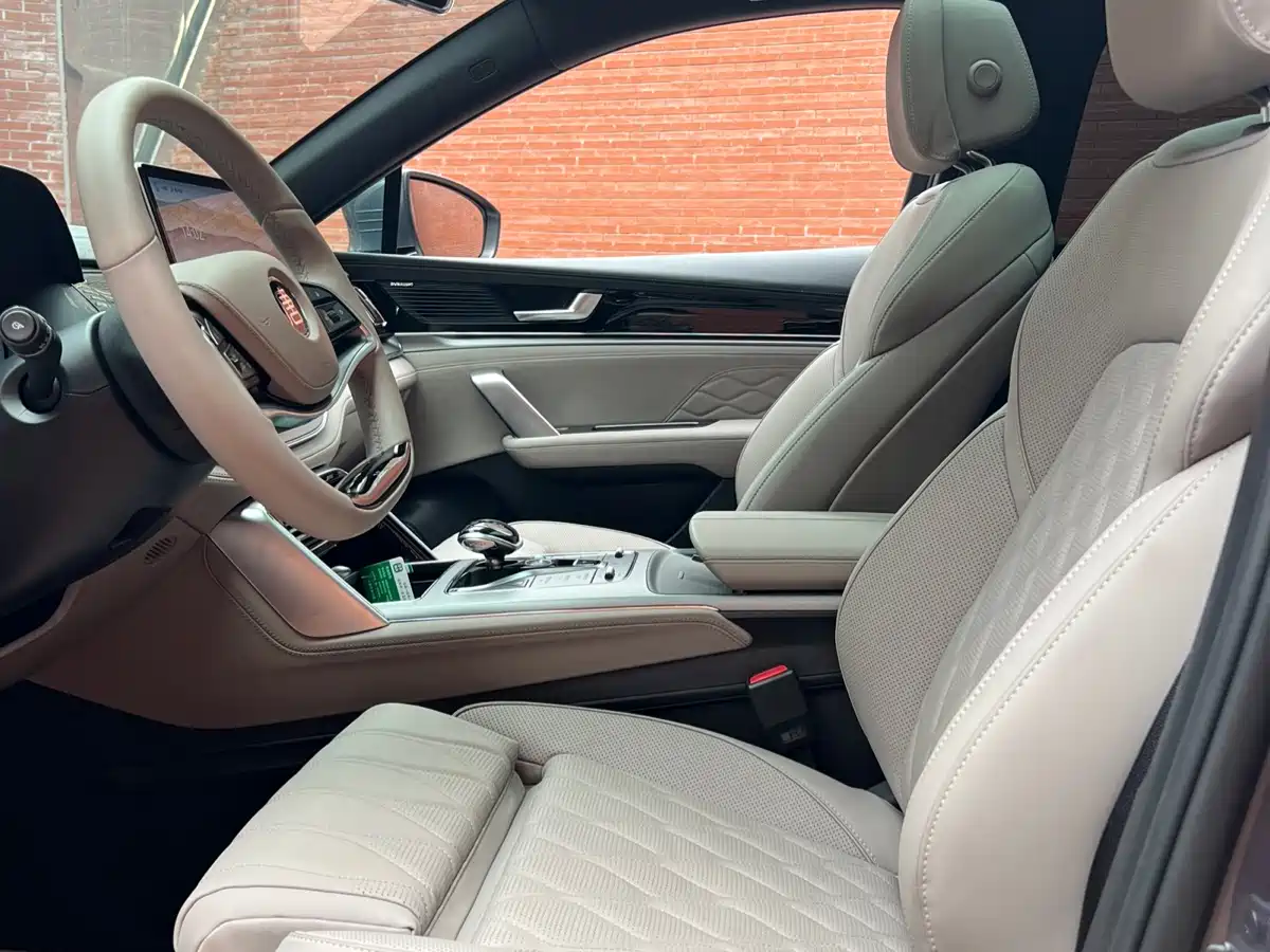 BYD Tang New Energy 2024 DM-i Glory Edition 200KM Flagship фото 9