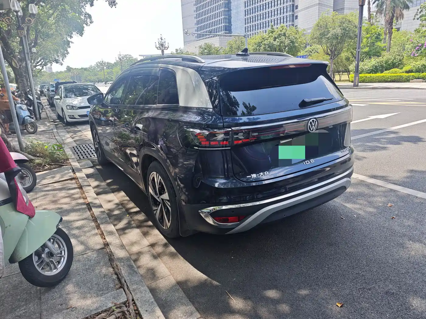 Volkswagen ID.6 CROZZ 2022 Long Range PRO Edition фото 3