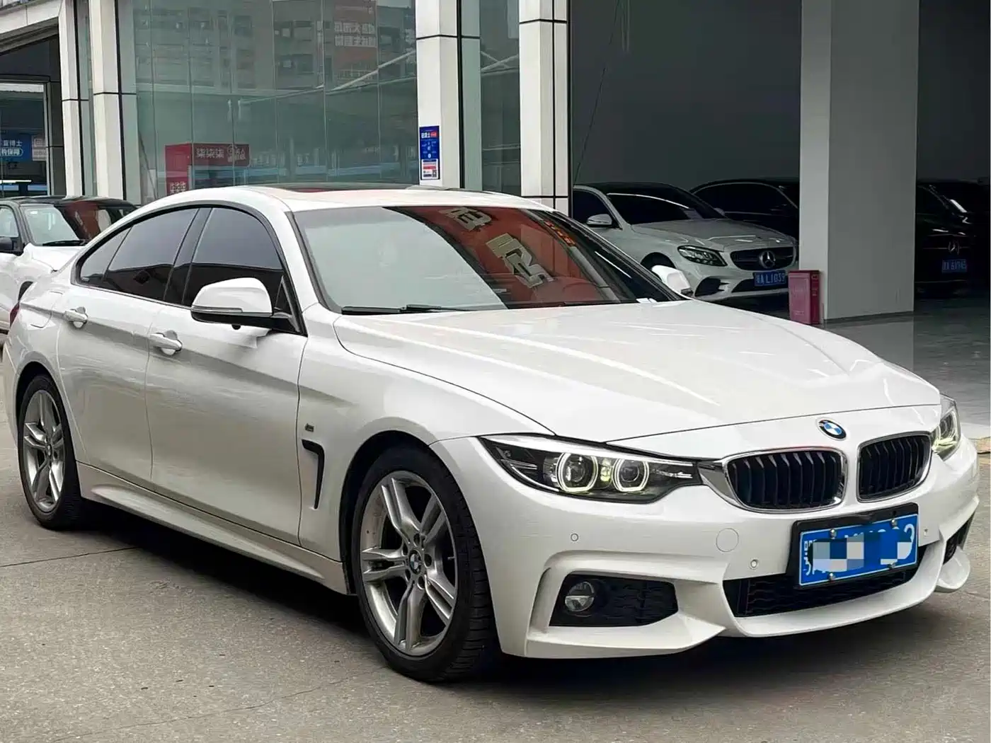BMW 4 Series 2017 425i Gran Coupe Leading M Sport Package фото 3
