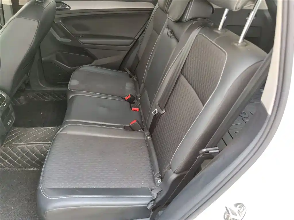 Volkswagen Tiguan L 2017 330TSI Automatic 2WD Trend Edition фото 13