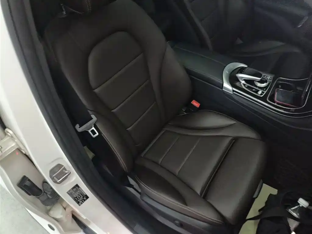 Mercedes-Benz GLC 2017 GLC 260 4MATIC Luxury фото 25